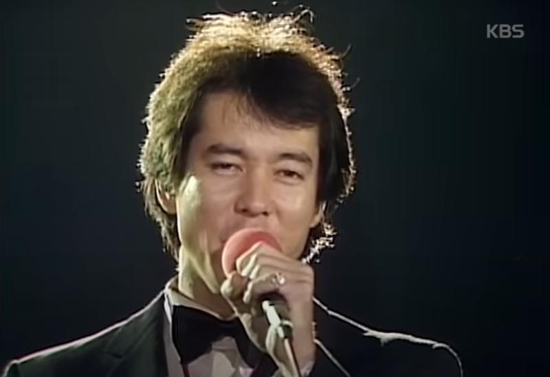 사람, 인간의 얼굴, 콘서트, 음악이(가) 표시된 사진<br />
<br />
AI 생성 콘텐츠는 정확하지 않을 수 있습니다.