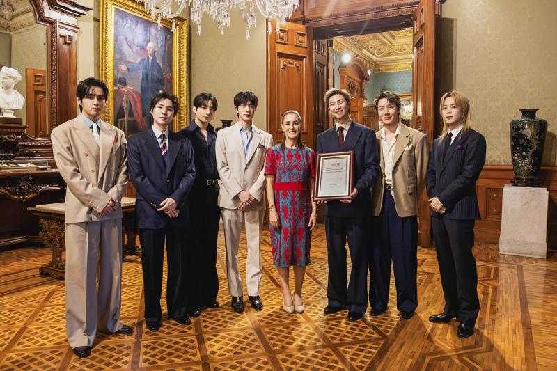 그룹 방탄소년단을 환영하는 멕시코 팬들